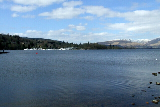 Environmental concerns over fly-tipping near Loch Lomond tourist areas
