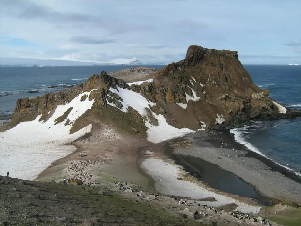 King George Island landscape with limited snow cover during an Antarctic winter heatwave