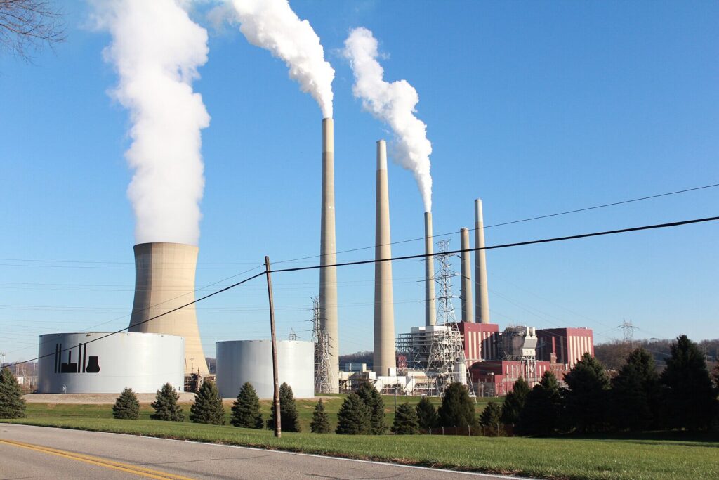 Miami Fort power station illustrating the environmental impact of fossil fuel power generation
